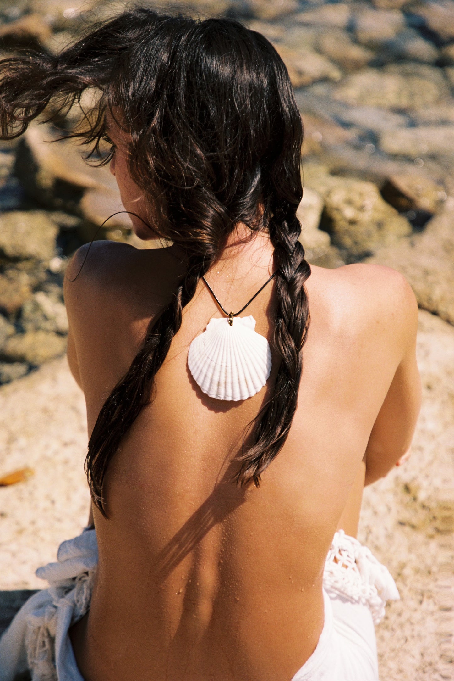 SCALLOP SHELL NECKLACE